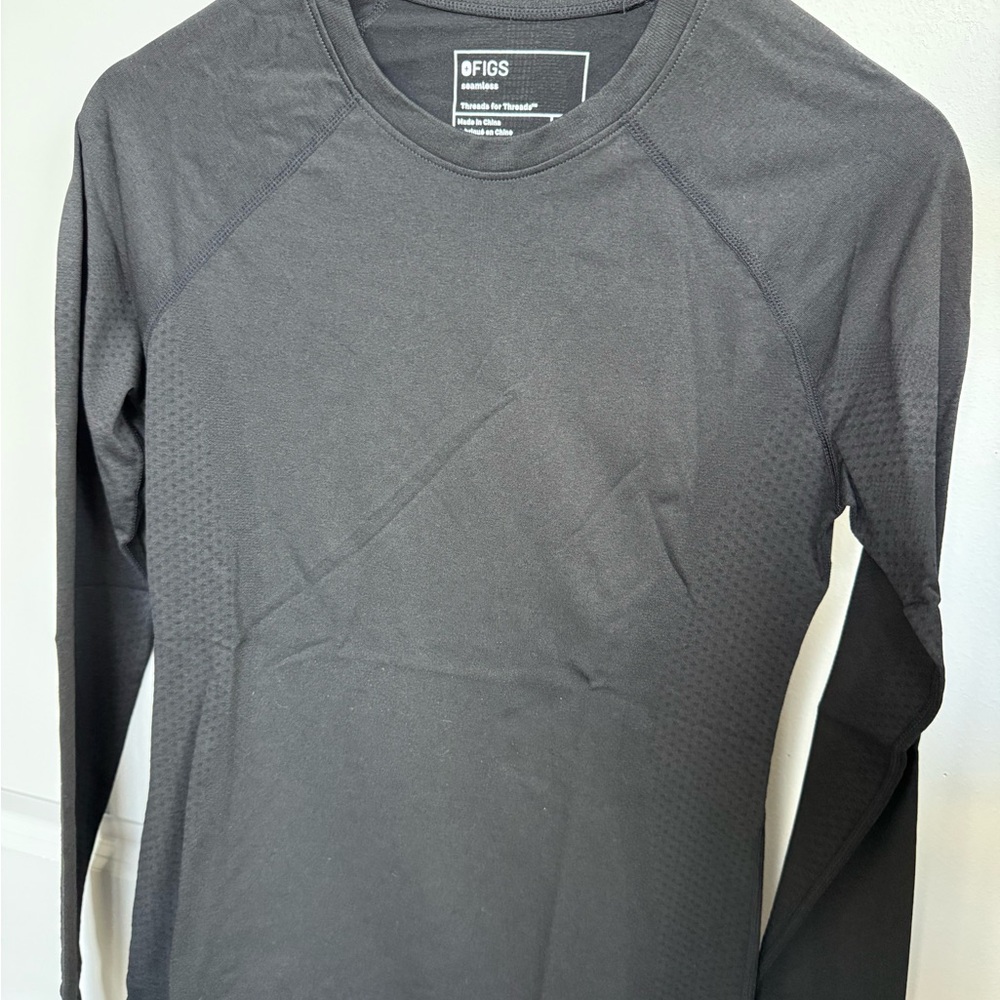 FIGS Women’s Black Long Sleeve Shirt